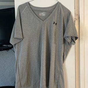 NWOT Under Armor V-Neck Tee